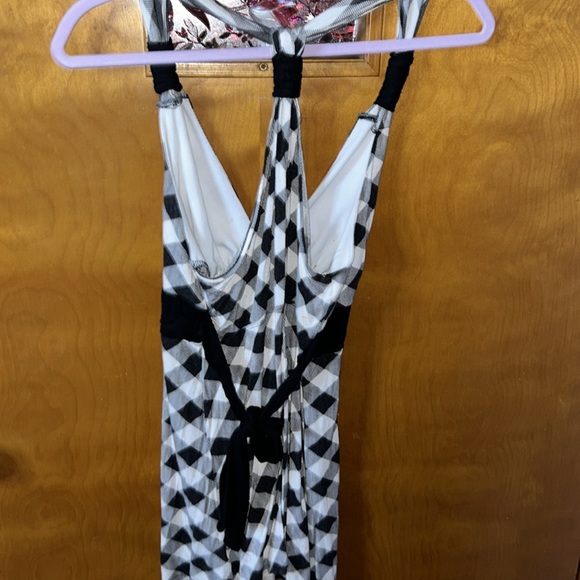 Used condition very cute summer top - Picture 2 of 4